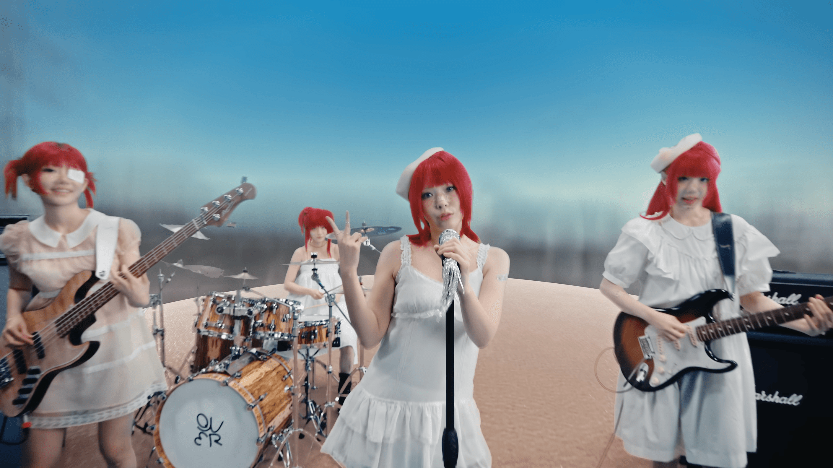 QWER - FakeIdol still 2